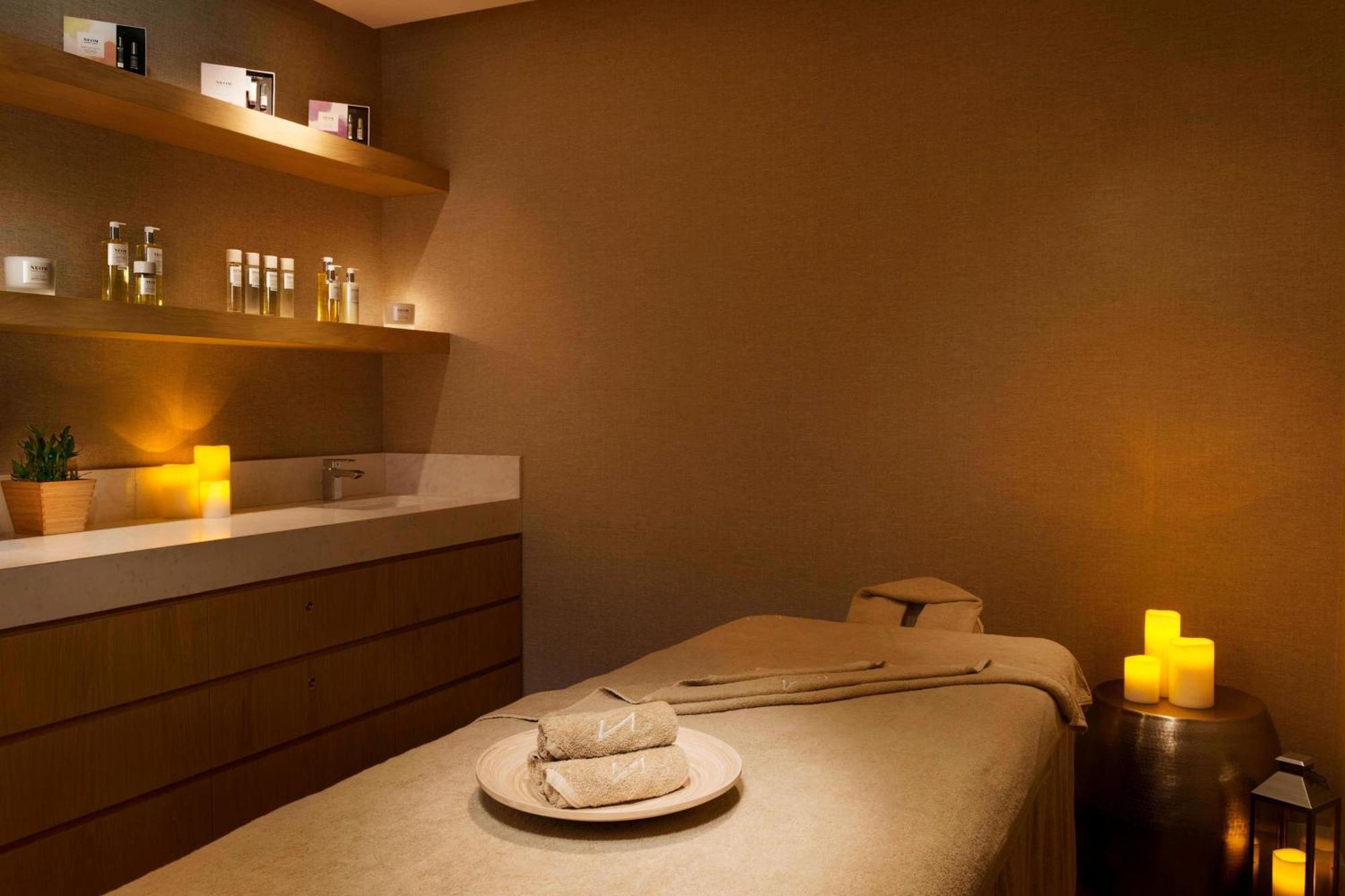 La Ville Hotel & Suites City Walk Dubai, Autograph Collection Zewnętrze zdjęcie A treatment room at The Spa at The Landmark